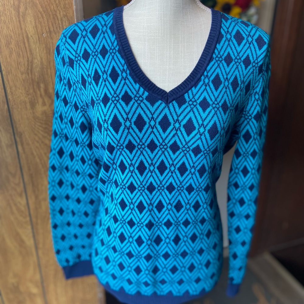 Kim Rogers sweater. GOOD Condition. Non-Smoking home. Size L.